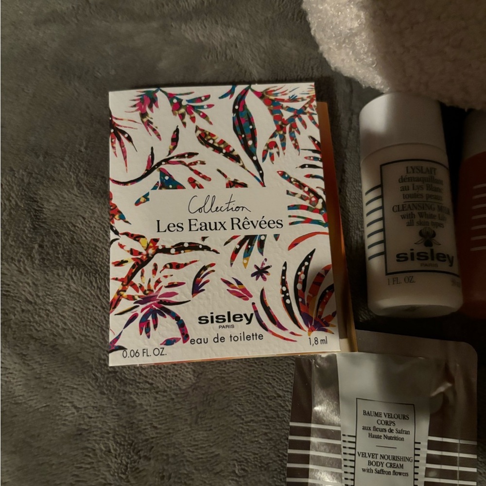 Sisley Les Eaux Rêvées Collection with Colorful Design - Picture 2 of 7